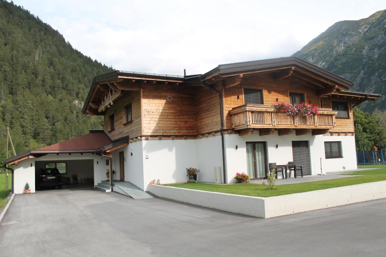 Villa Alpin Holzgau Eksteriør billede