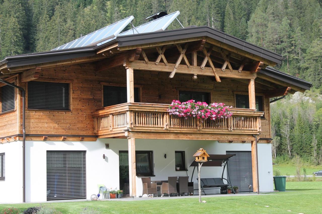 Villa Alpin Holzgau Eksteriør billede